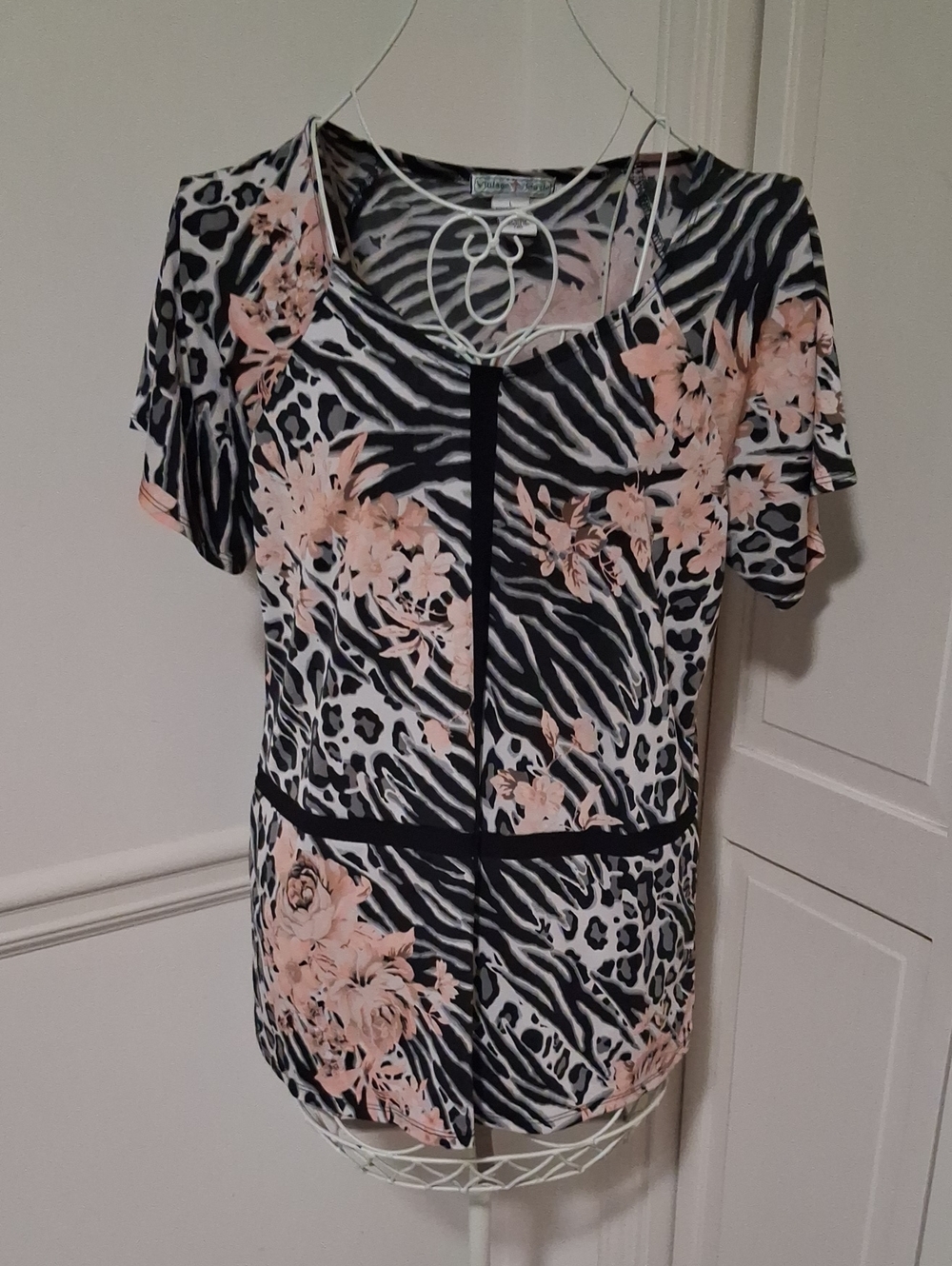 Vintage Suzie Black & Peach Floral-Animal Short Sleeve Top